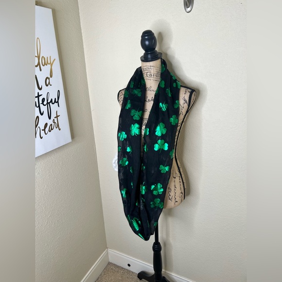 NTM Claire’s Black Sheer Infinity Scarf Green Foil Shamrock St. Patricks Day NWT - Picture 5 of 10
